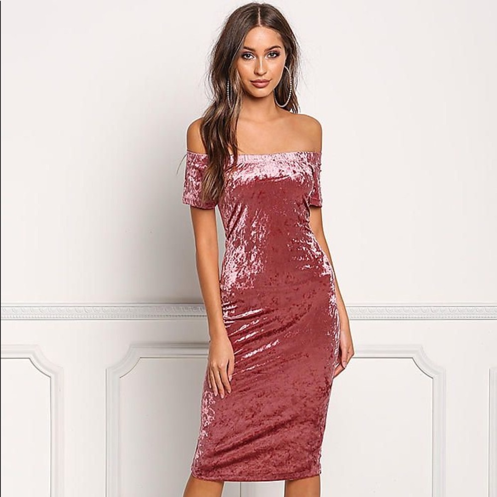Privy Off the Shoulder Velvet Bodycon Dress